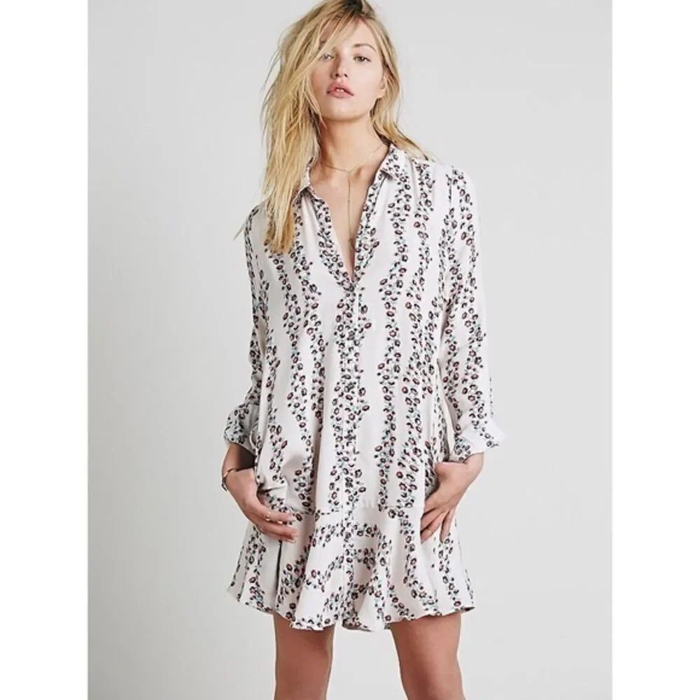✨HP✨Free People
Women's Buttondown Shirt Dress✨
